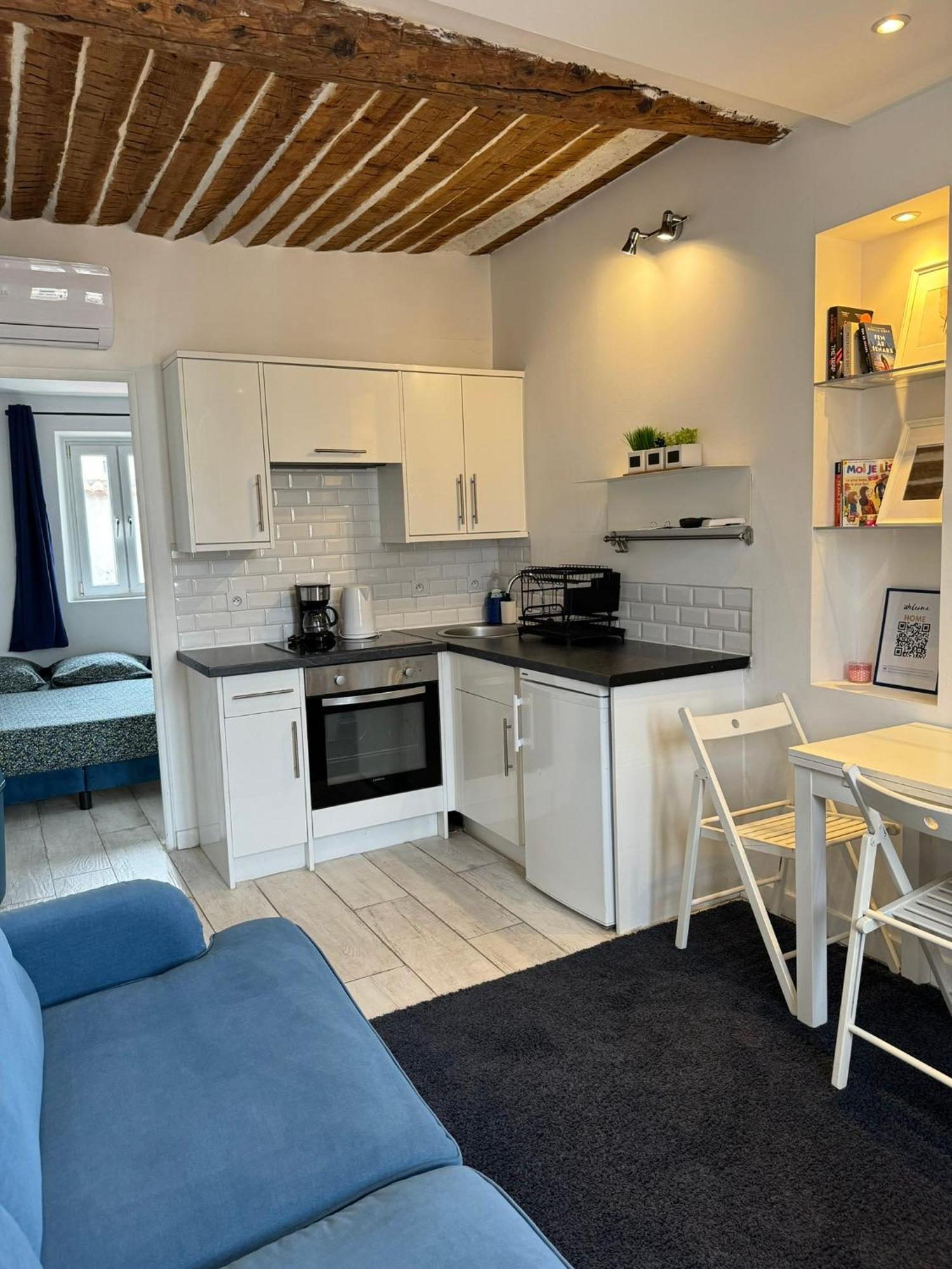 Freshly Tastefully Renovated Apartments In Heart Of Old אנטיב מראה חיצוני תמונה